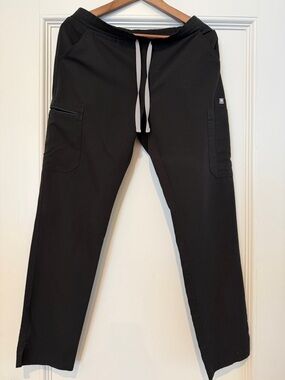 Figs Women’s Black Cargo Scrub Pants with Contrast Drawstring
